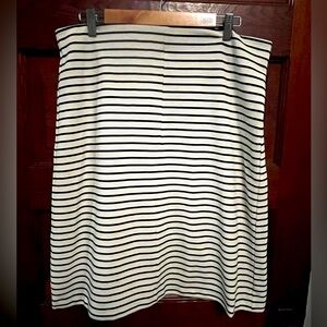 LOFT Size Large - Pencil Skirt with stretch